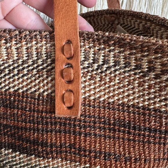 90s Vintage Leather Strap Brown Woven Raffia Farmers Market Bucket LRG Tote Bag - Picture 5 of 11